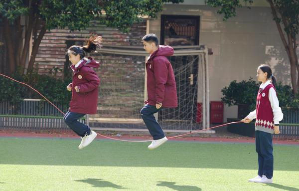 (20)趣味跳绳 (20)趣味跳绳